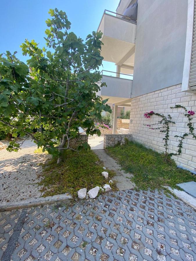 Apartment Dilba Новаля Екстериор снимка