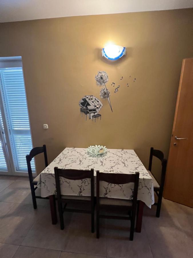 Apartment Dilba Новаля Екстериор снимка